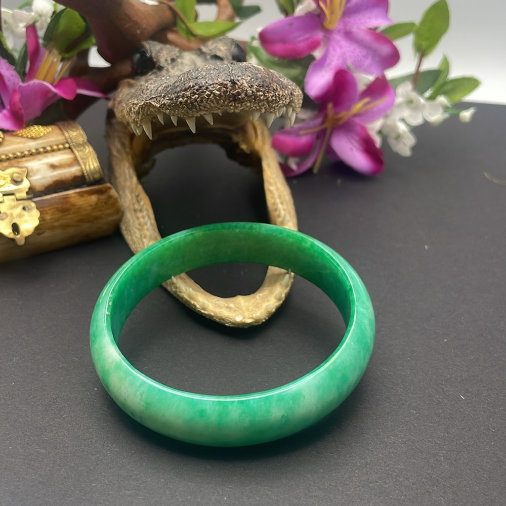 Jade Bangle - Picture 4 of 5
